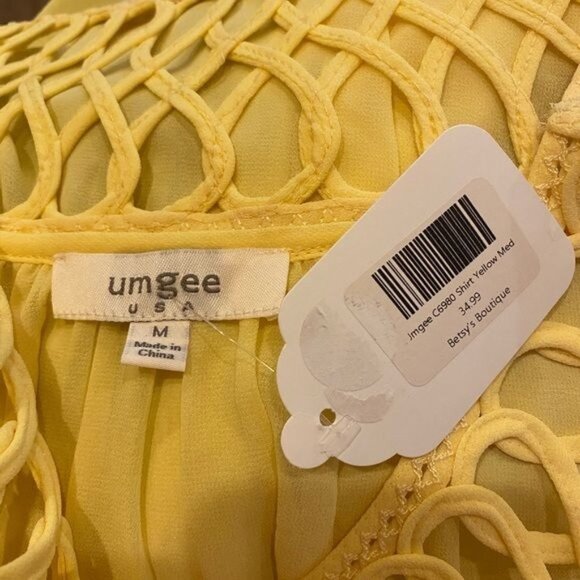 Umgee Soft yellow blouse, cutouts on shoulders and neck, Size M - Picture 5 of 5